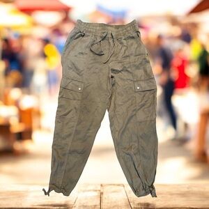 Athleta Cargo Jogger Pants Women’s Medium Olive Green Tencel Lyocell Utility
